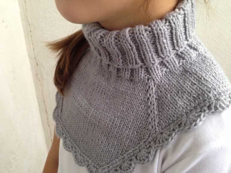 Манишка спицами