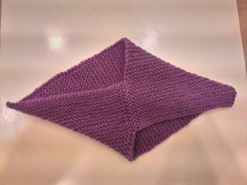 Манишка спицами