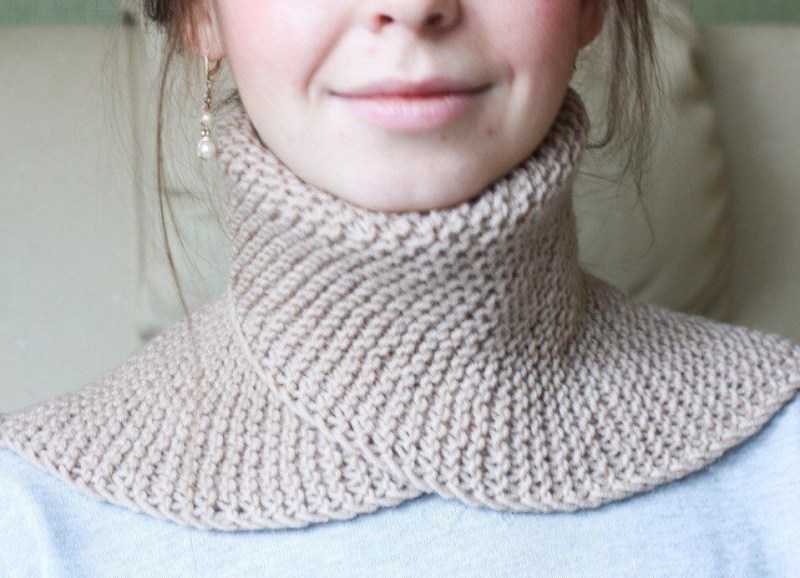 Манишка спицами