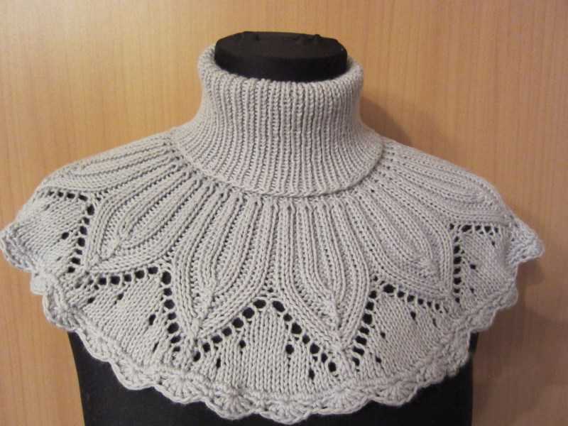 Манишка спицами