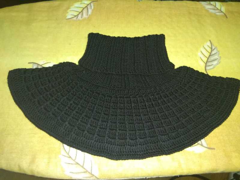 Манишка спицами