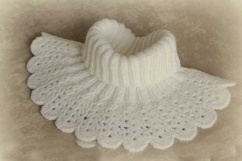 Манишка спицами