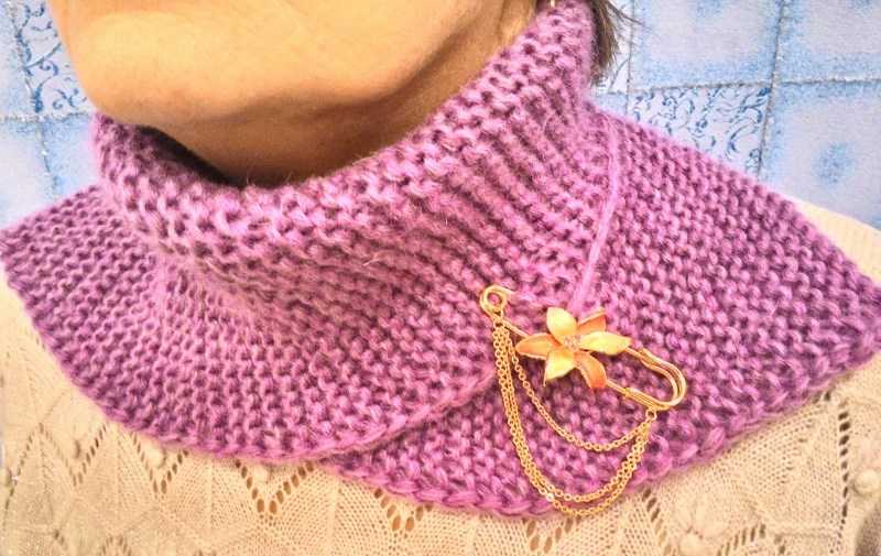 Манишка спицами