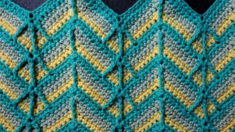 Манишка спицами