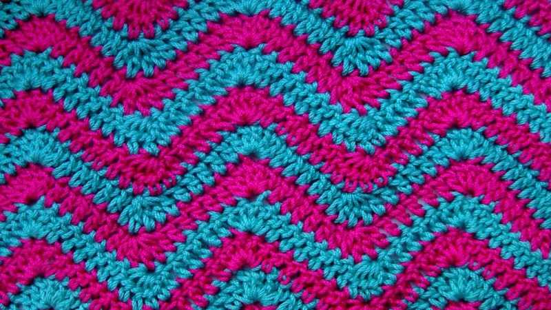 Манишка спицами