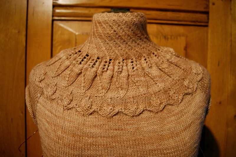 Манишка спицами