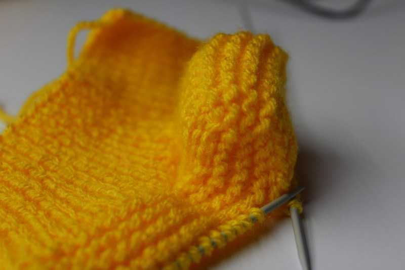 Пинетки спицами для новорожденных : схемы и описание для начинающих с фото