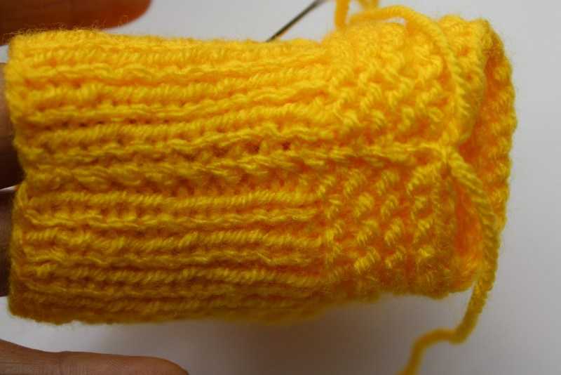 Пинетки спицами для новорожденных : схемы и описание для начинающих с фото