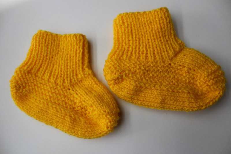 Пинетки спицами для новорожденных : схемы и описание для начинающих с фото