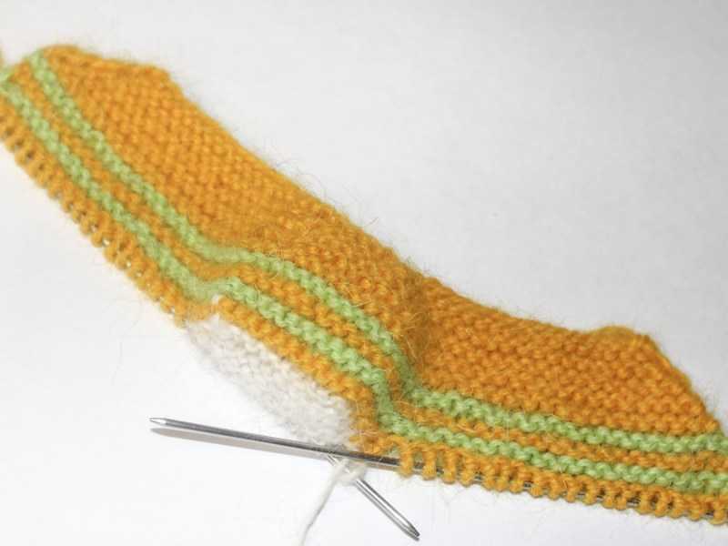 Пинетки спицами для новорожденных : схемы и описание для начинающих с фото