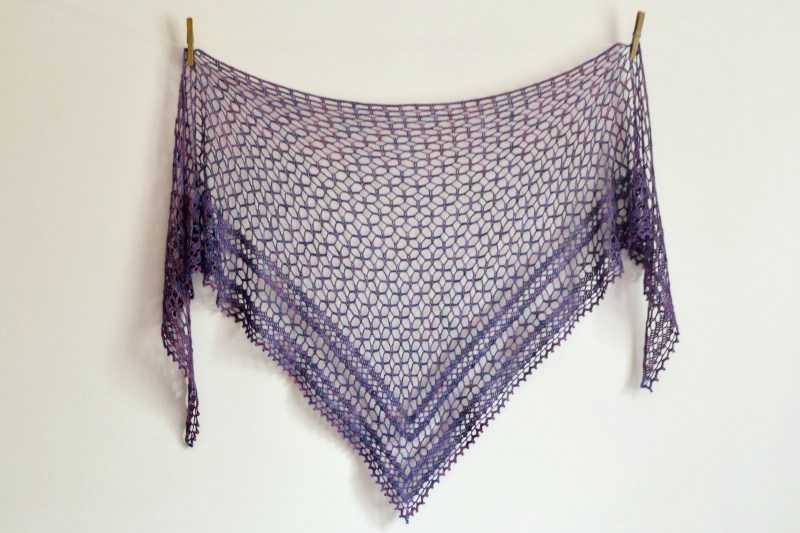 Манишка спицами