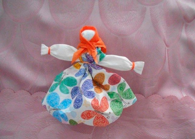 Кукла-масленица из салфеток