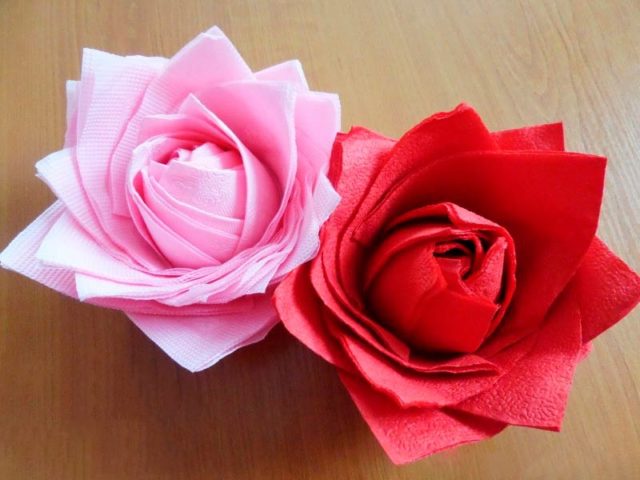 Роза из салфетки