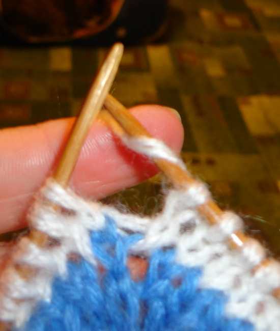 Манишка спицами