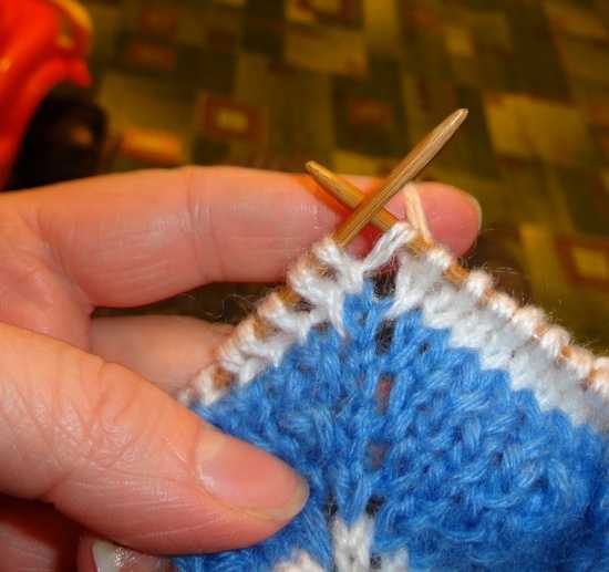 Манишка спицами