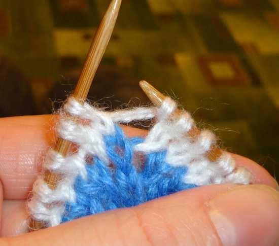 Манишка спицами