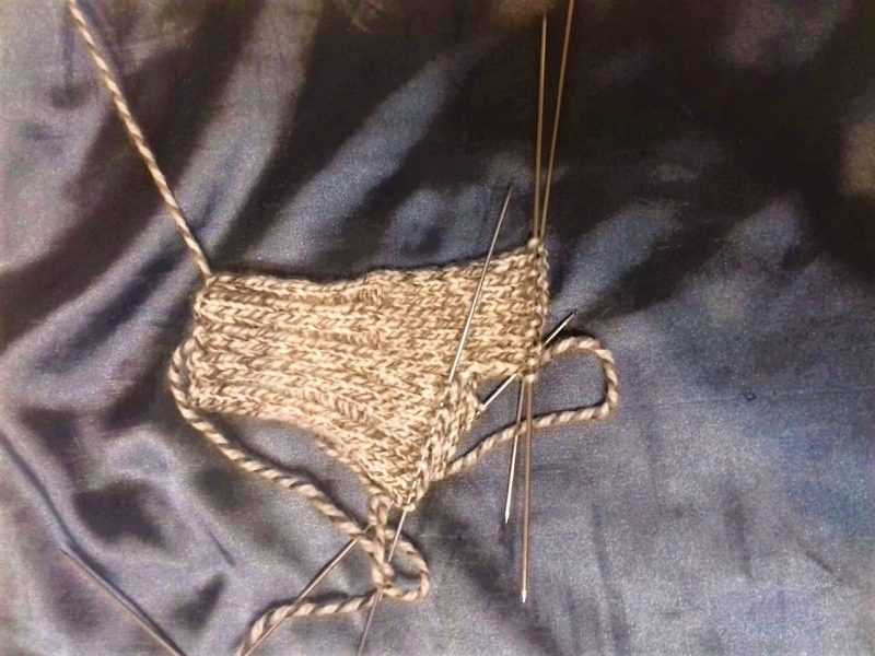 Как вязать носки спицами: схемы для начинающих пошагово