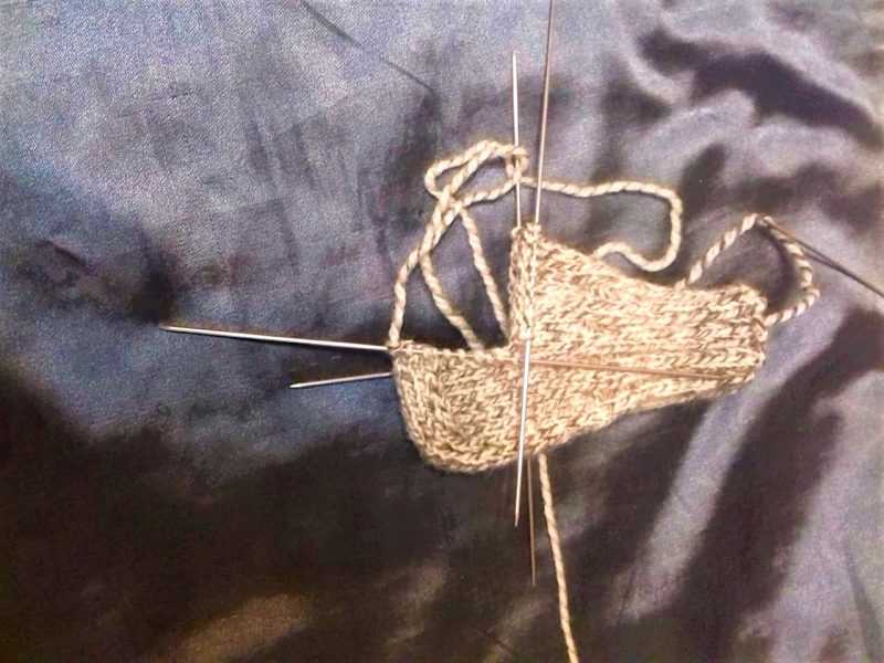 Как вязать носки спицами: схемы для начинающих пошагово