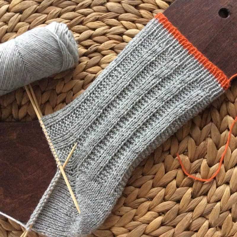 Как вязать носки спицами: схемы для начинающих пошагово