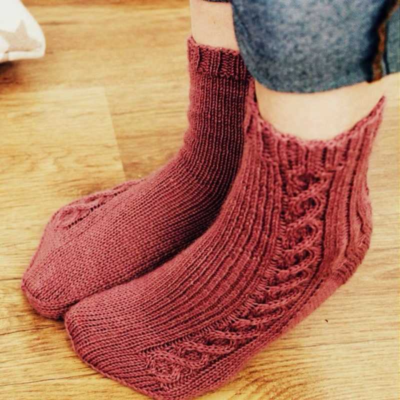 Как вязать носки спицами: схемы для начинающих пошагово