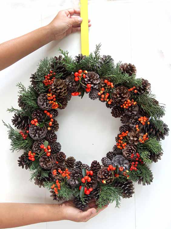 ukrashenie venka yagodami