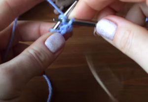 Как вязать платочную вязку по схемам круговыми и обычными спицами для начинающих