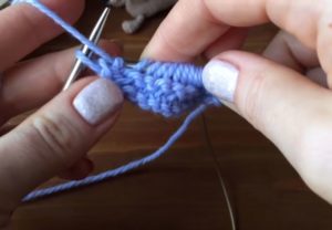 Как вязать платочную вязку по схемам круговыми и обычными спицами для начинающих