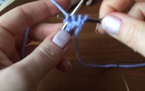 Как вязать платочную вязку по схемам круговыми и обычными спицами для начинающих