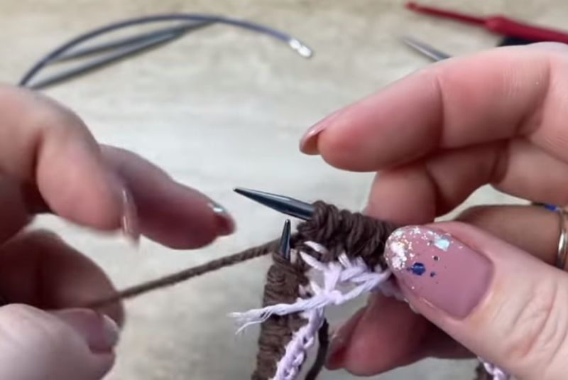 Как вязать платочную вязку по схемам круговыми и обычными спицами для начинающих