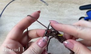Как вязать платочную вязку по схемам круговыми и обычными спицами для начинающих