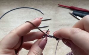 Как вязать платочную вязку по схемам круговыми и обычными спицами для начинающих