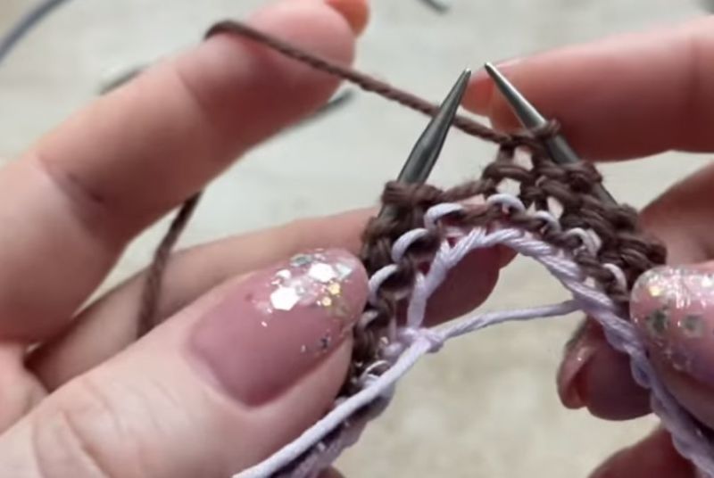 Как вязать платочную вязку по схемам круговыми и обычными спицами для начинающих