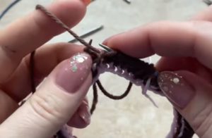 Как вязать платочную вязку по схемам круговыми и обычными спицами для начинающих