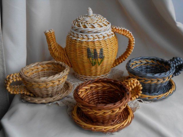 Плетение из газетных трубочек для начинающих: пошаговое описание создания простых и красивых поделок