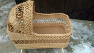 Плетение из газетных трубочек для начинающих: пошаговое описание создания простых и красивых поделок