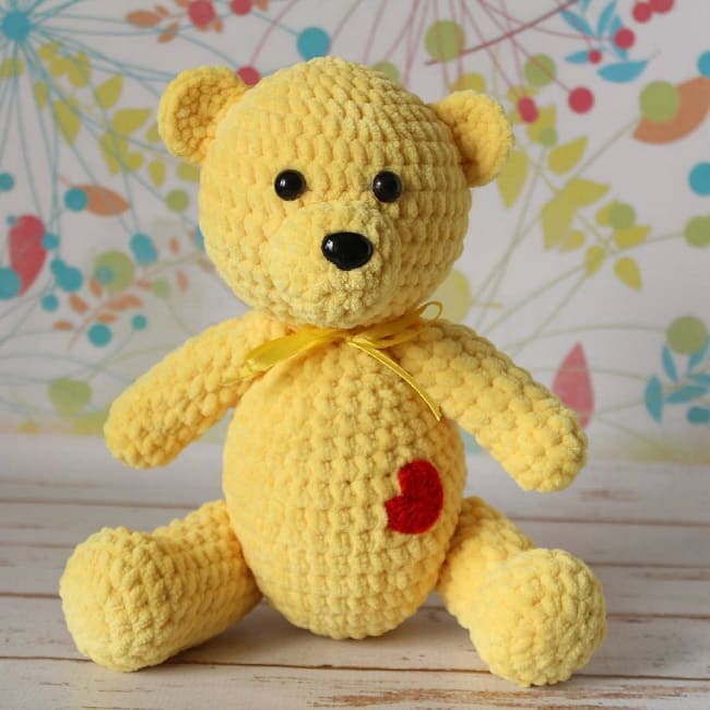 Плюшевый мишка амигуруми