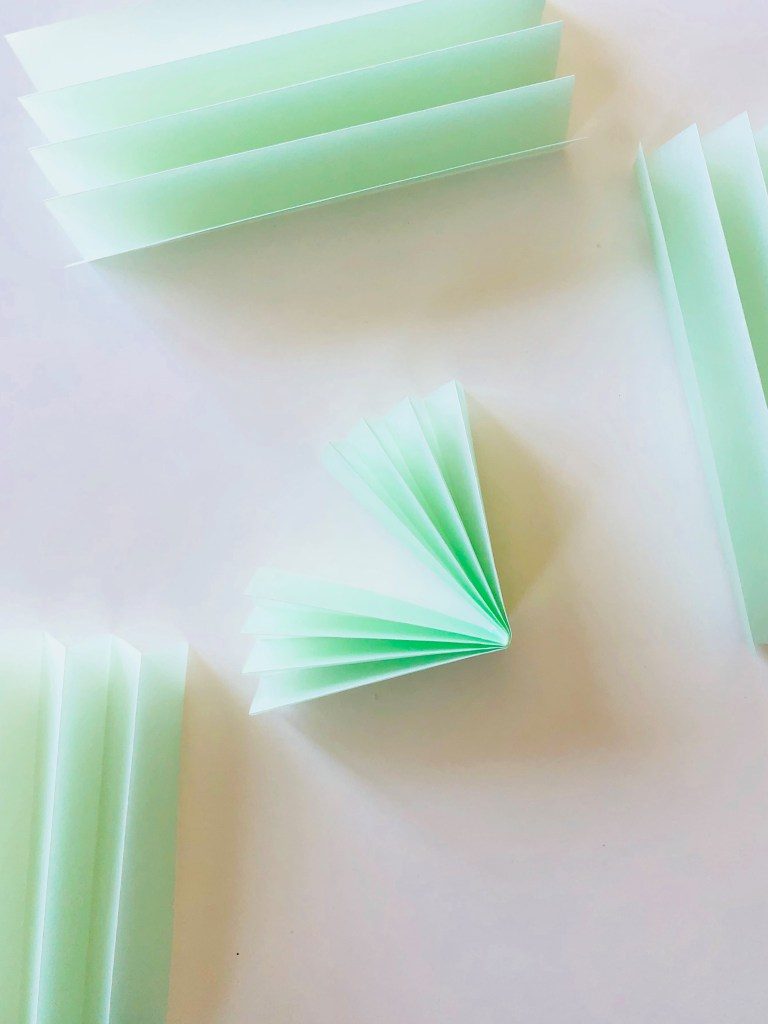 Аппликация из бумаги: шаблоны и схемы для самых маленьких