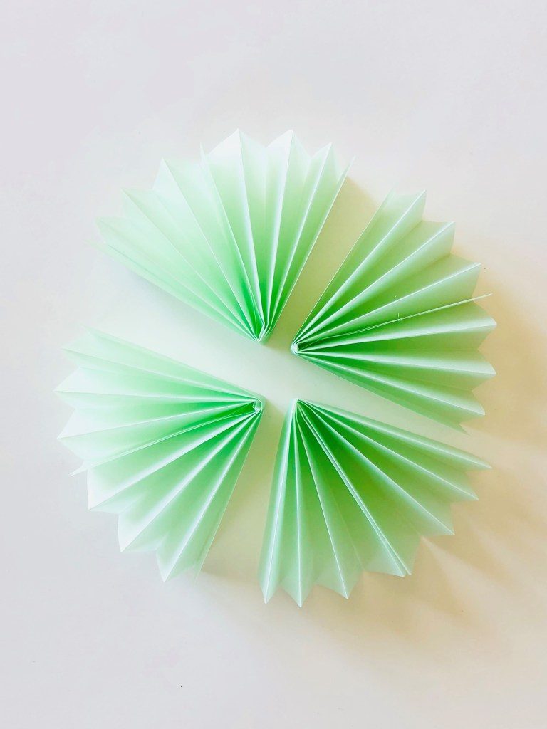 Аппликация из бумаги: шаблоны и схемы для самых маленьких