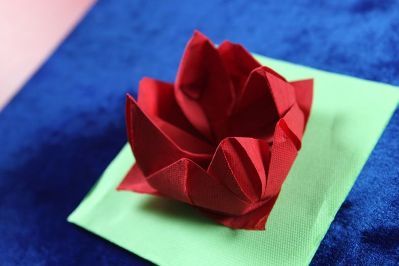 Цветы из салфеток своими руками для начинающих: пошаговый мастер класс с фото и видео