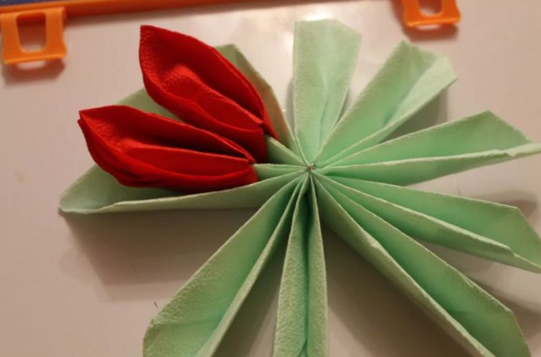 Цветы из салфеток своими руками для начинающих: пошаговый мастер класс с фото и видео