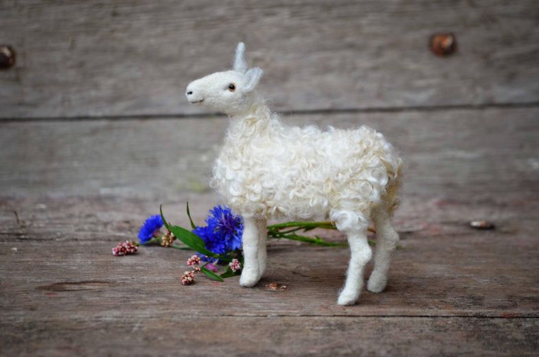 Фелтинг: пошаговое валяние из шерсти для начинающих