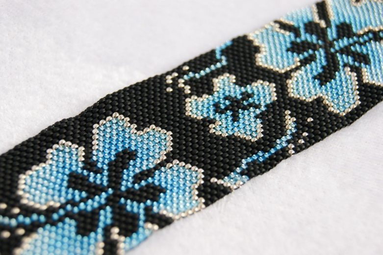 Браслеты из бисера - обзоры лучших вариантов самодельных браслетов из бисера