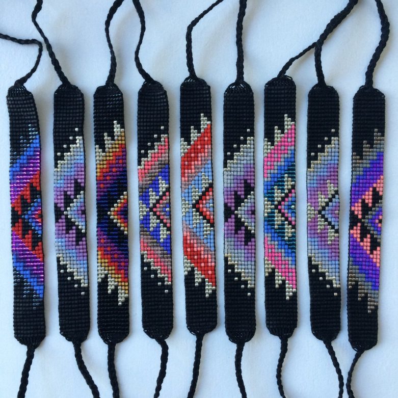 Браслеты из бисера - обзоры лучших вариантов самодельных браслетов из бисера