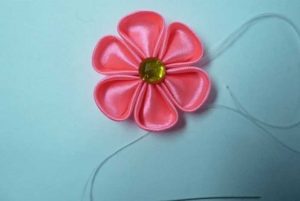 Канзаши своими руками: простые модели и способы изготовления
