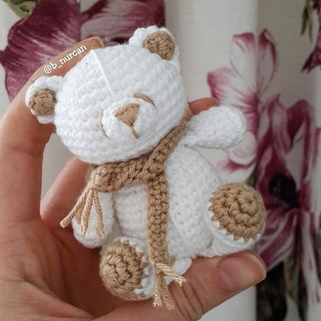 Маленький мишка амигуруми