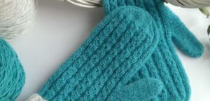 Мужские варежки спицами - 10 лучших мк пошагово