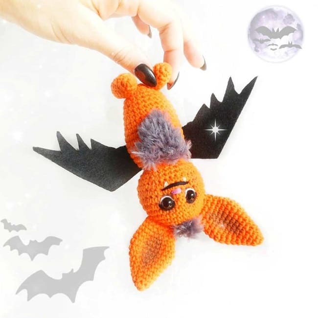 Летучая мышь крючком