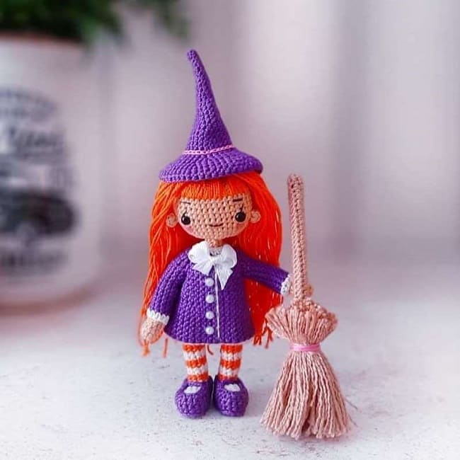 Вязаная кукла ведьмочка