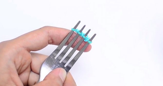 Браслеты из резинок на рогатке: особенности технологии плетения ангела и сердечка крючком, мастер-классы