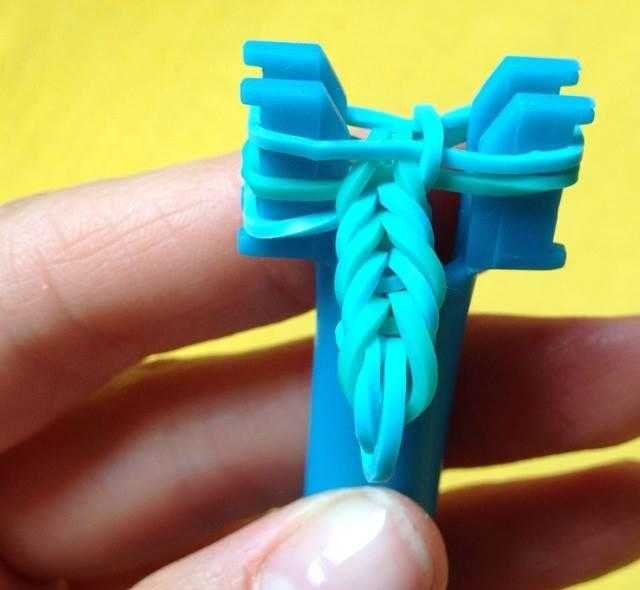 Браслеты из резинок на рогатке: особенности технологии плетения ангела и сердечка крючком, мастер-классы